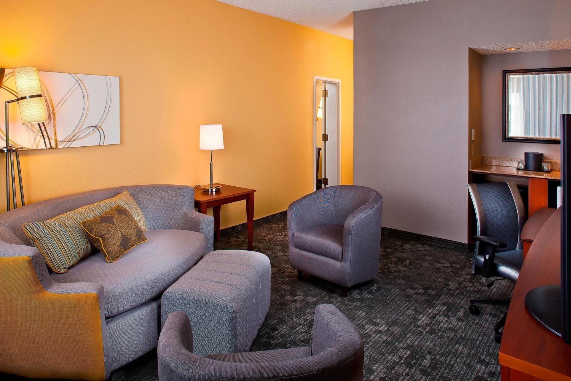 Courtyard By Marriott Huntsville University Drive Exterior photo